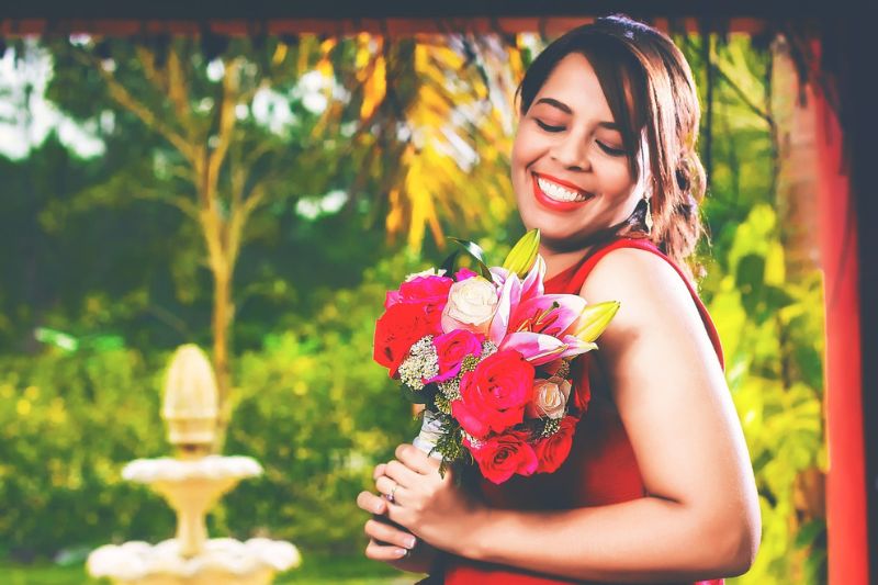Tips To Show Your Love On Valentine's Day #obimagazine #onlinemagazine #valentinesday #romanticgifts #specialgift #flowers